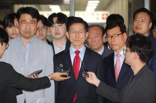 김문수 "3번 걸쳐 선출된 대선 후보 하자 없이 취소한 사례 있나"