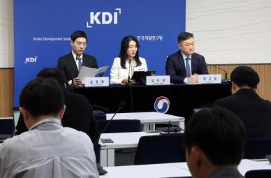 经合组织下调韩国潜在增长率 成经济基础能力迅速衰退信号