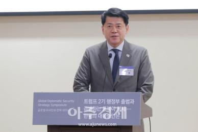 [포토] 축사하는 ​​​​​​​김준형 조국혁신당 국회의원