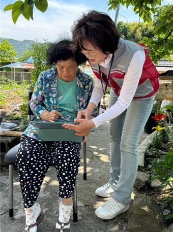 장흥군은 오는 16일부터 7월 31일까지 관내 만 19세 이상 성인 900여명을 대상으로 2025 지역사회건강조사를 실시한다사진장흥군