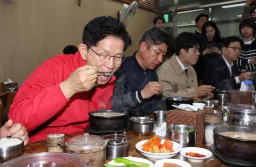 망언 추가...김문수, 배현진에 "미스 가락시장" 발언 물의 