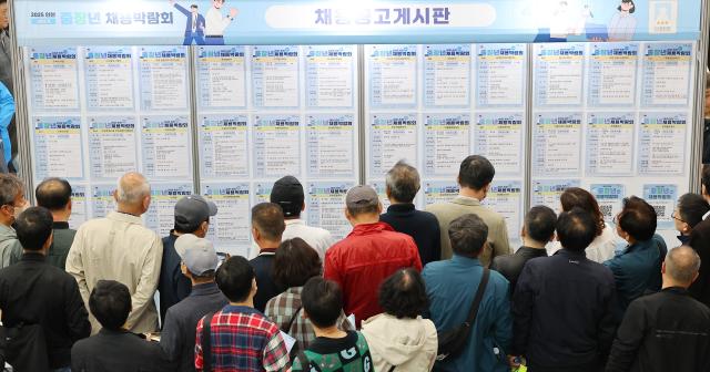 韓国の就業者数4カ月連続10万人↑…製造業で6年余ぶりに「最悪」