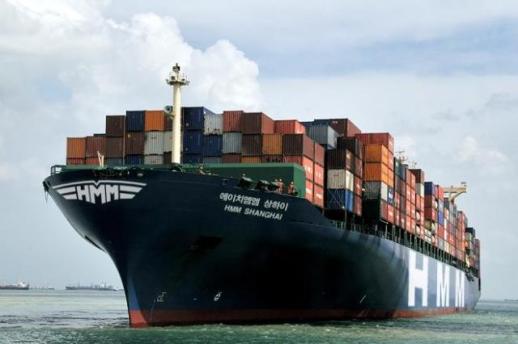 Container ship orders surge, defying global shipping slowdown