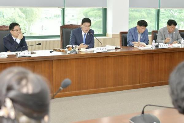담양군은 정철원 군수가 군민에게 약속한 공약을 이행하는 방안을 부서별로 논의하고 보고했다사진담양군