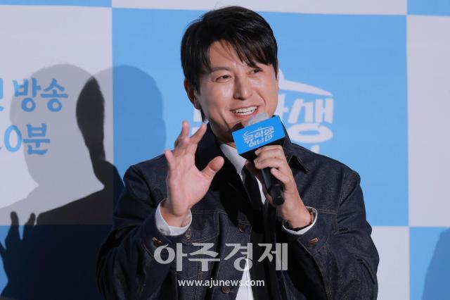 배우 류수영이 15일 오전 서울 종로구 광화문 씨네큐브에서 열린 티캐스트 E채널 예능프로그램 류학생 어남선 제작발표회에 참석해 인사말을 하고 있다 20250515유대길 기자 dbeorlf123ajunewscom