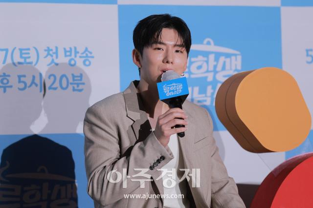 몬스타엑스 기현이 15일 오전 서울 종로구 광화문 씨네큐브에서 열린 티캐스트 E채널 예능프로그램 류학생 어남선 제작발표회에 참석해 인사말을 하고 있다 20250515유대길 기자 dbeorlf123ajunewscom