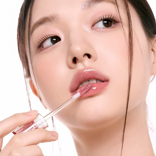 Romand lipgloss Courtesy of Romand