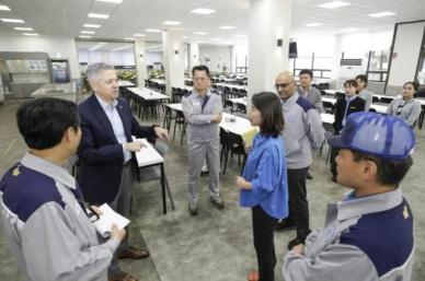 헥터 비자레알 GM 한국 사장, 창원 사업장 방문...현장 경영 강화 