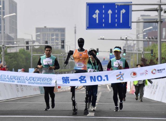 【亚洲人之声】中国奋力领跑 韩国热闹围观