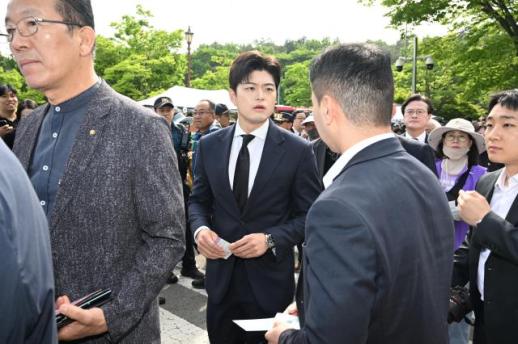 국민의힘, 尹 탈당 계기로 단합·혁신 강조…"홍준표·한동훈 들어오라"