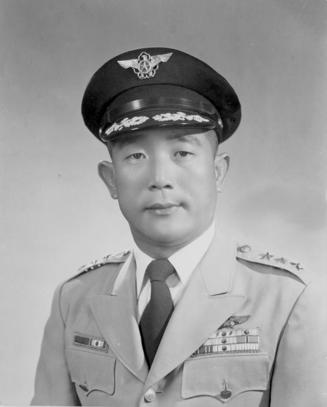 제6대 공군참모총장을 지낸 고故 김신 장군 사진공군