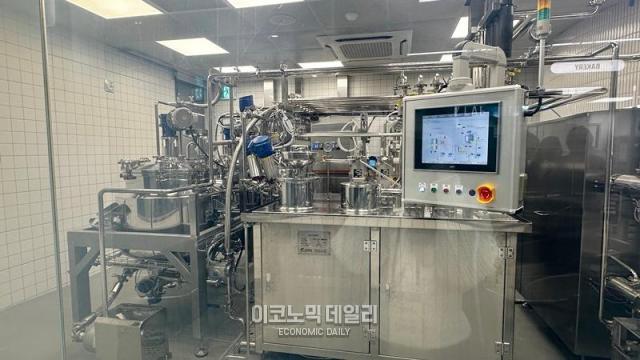 벤슨 포천 공장의 아이스크림 설비를 20분의 1 규모로 축소한 모습 사진김아령 기자