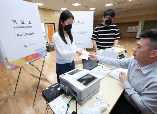 제21대 대선 투표 시작…오늘부터 재외투표 118개국서 진행