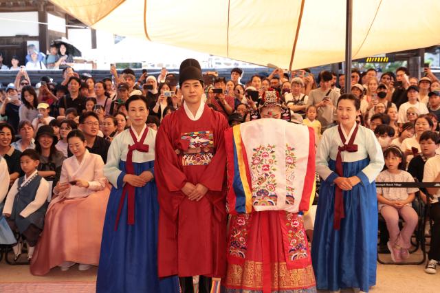 단오절에 펼쳐지는 남산골 전통혼례식