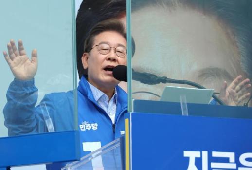 이재명, 이틀째 수도권 표심 공략…"안보 희생에는 특별한 보상"