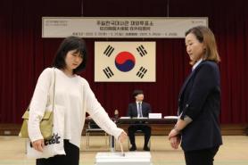 PHOTOS: Overseas voting begins for presidential election