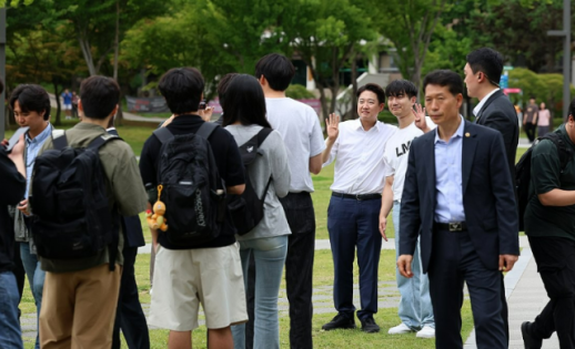 이준석, 광주 민심 잡기 행보...청년·언론과 잇따라 소통