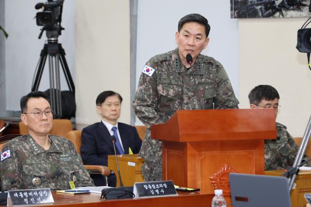 이진우 전 수도방위사령관이 6일 국회에서 열린 윤석열 정부의 비상계엄 선포를 통한 내란 혐의 진상규명 국정조사 특별위원회 3차 청문회에서 위원 질의에 답하고 있다 사진연합뉴스