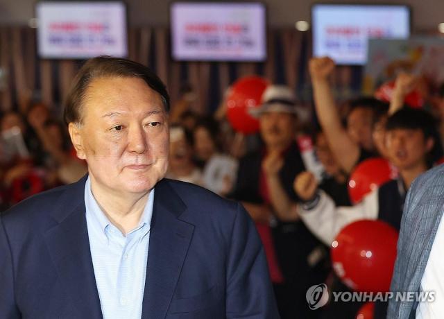 尹錫悦前大統領、ドキュメンタリー映画「不正選挙、神の作品か」観覧