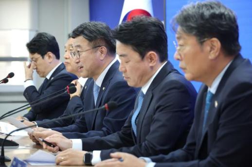 민주, 이준석 친尹 당권 제안 주장에 "사실이면 중대범죄...고발조치" 