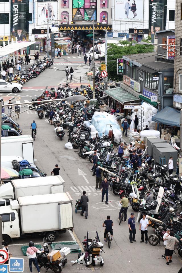 Motorcycles near Dongdaemun Shopping Complex
