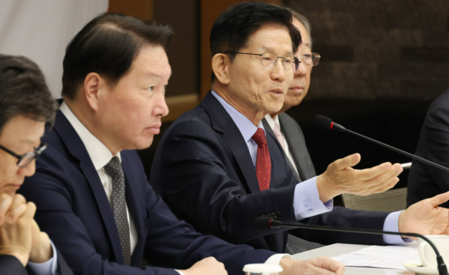 김문수 국민의힘 대선 후보가 22일 서울 중구 대한상공회의소에서 열린 경제 5단체장 간담회에서 인사말을 하고 있다 사진연합뉴스