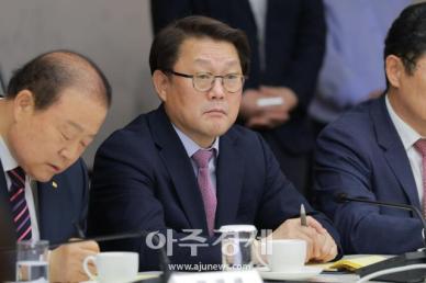 [포토] ​​​​​​​박승희 삼성전자 사장, 김문수 국민의힘 대선후보 경제5단체 간담회 참석