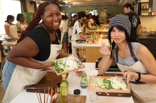 PHOTOS: Hands-on K-food experience