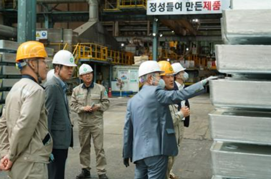 영풍 사외이사들 석포제련소 방문…현장경영 강화 사진연합뉴스
