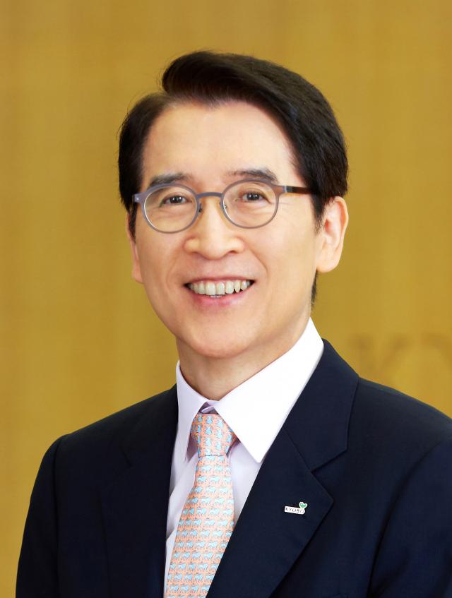 교보생명이 국내 3대 신용평가사 보험금 지급 능력 평가에서 최고 등급인 AAA를 획득했다 사진은 신창재 교보생명 대표이사 사진교보생명