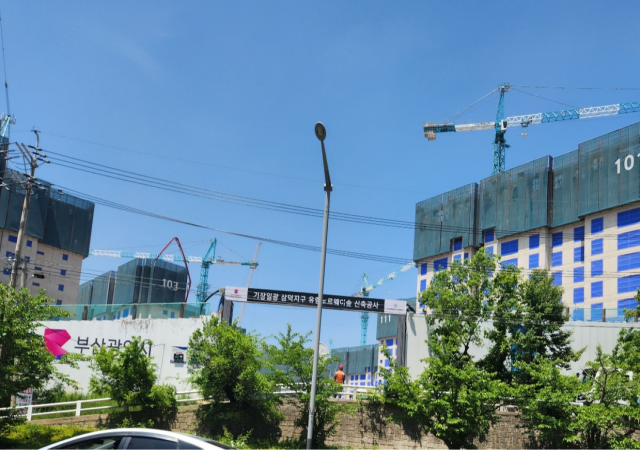 기장군 ‘일광노르웨이숲오션포레’ 아파트가 오는 2027년 입주를 앞두고 있다사진부산언론인연합회