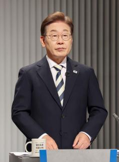 李, 비법조인 대법관 증원 법안에 "섣불러…자중하라고 지시"