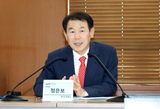 밸류업 시행 1년…공시 기업 주가 4.5% ↑