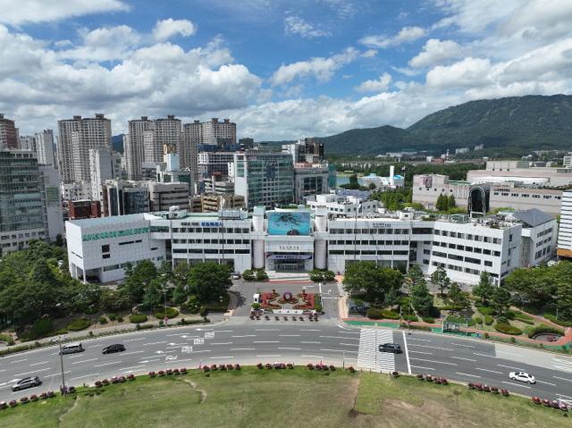 창원특례시는 금융 취약 소상공인의 경영 회복을 위해 100억 원 규모의 ‘희망더드림 특별자금’을 긴급 지원한다사진창원시