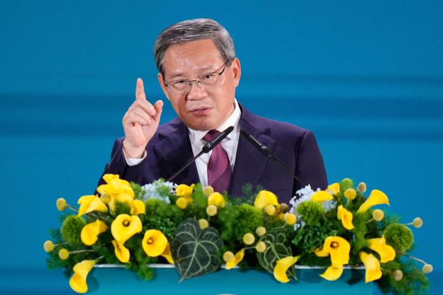 리창 중국 국문원 총가 27일 말레이시아 쿠알라룸푸르에서 열린 ASEAN-걸프협력이사회GCC-중국경제포럼 공식 만찬에서 연설하고 있다 AFP