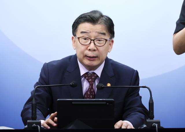 유철환 국민권익위원장 사진연합뉴스
