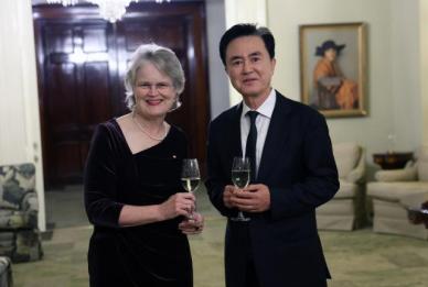 김태흠 충남지사 26년 우정 바탕, 교류·협력 넓히자