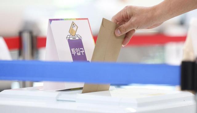 Early voting for next weeks presidential election gets underway