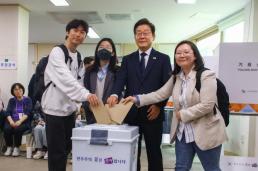 [아주돋보기] 21대 대선 본격 개막…사전투표 도입 후 역대 대선주자는 어디서 투표했나?