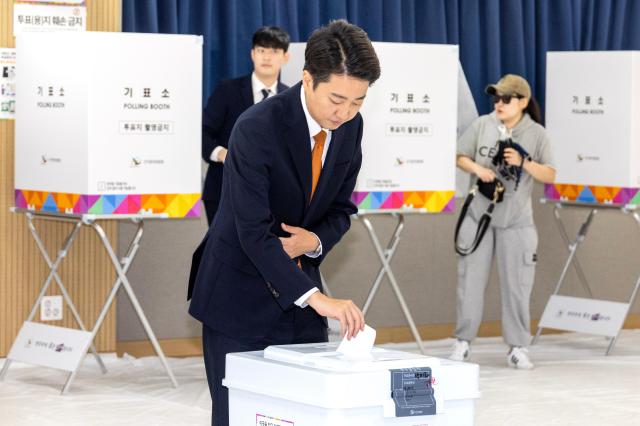 [포토] 이준석 후보, 사전투표