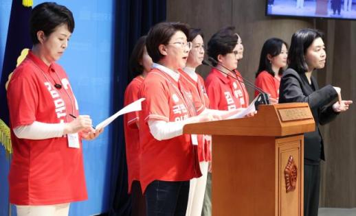 국민의힘 여성본부 "李, 아들 여성혐오 발언 후안무치…사퇴하라"