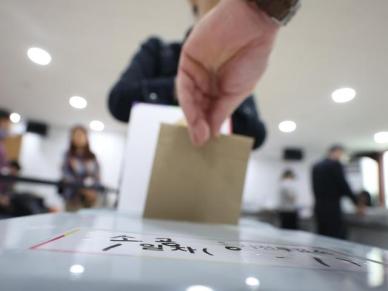 21대 대선 사전투표 첫날, 역대 최고 투표율 19.58% 기록