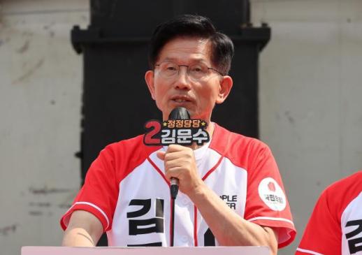 "쉼 없이 국민 속으로" 김문수, 90시간 논스톱 외박 유세 돌입