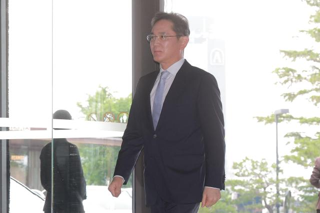 이재용 삼성전자 회장이 30일 오후 서울 중구 신라호텔에서 열린 2025 삼성호암상 시상식에 참석하고 있다 사진아주경제db