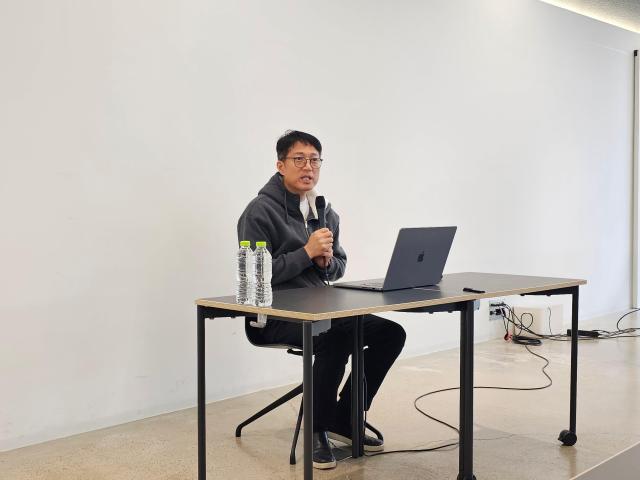 김석환 위믹스 재단 대표가 3일 위메이드 사옥에서 열린 긴급 기자 간담회에서 발언하고 있다사진선재관 기자