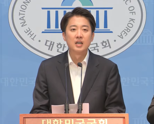젓가락 발언에 제명?... 이준석 "이재명, 박정희·전두환 세대냐" 직격