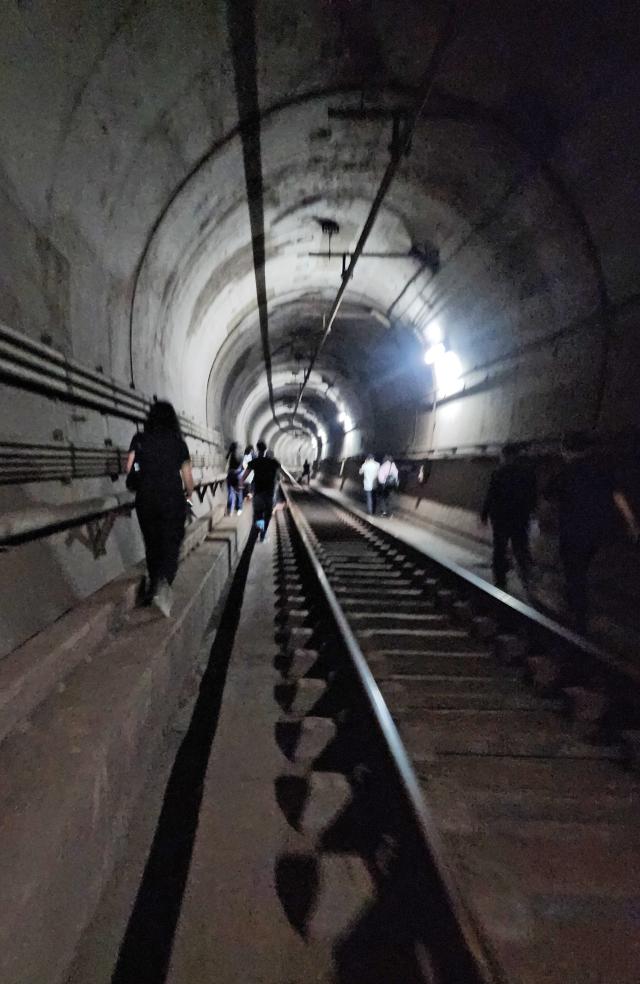 Arsonist sparks fire on Seoul subway, forcing 400 passengers to flee through tunnel