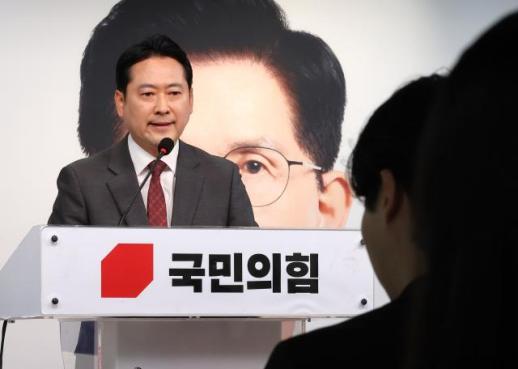 국민의힘 "김문수, 계엄·탄핵 대해 사과…과거와 절연한 것"