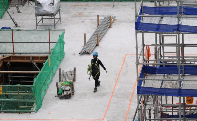 韩国建筑业劳动力严重短缺 亟需扩大外籍技术工人引进规模