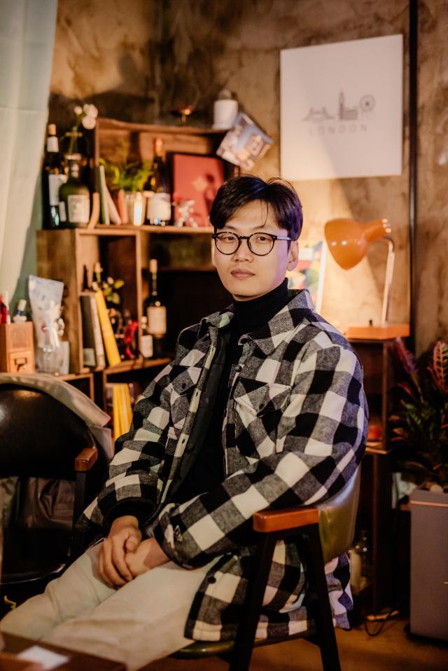 황석희 번역가 사진 황석희 번역가